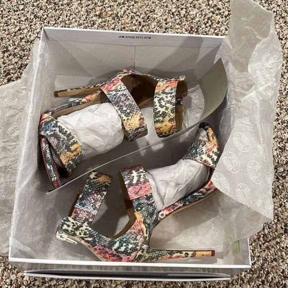 Steve Madden “Mira” Heel with box and Free Bag with purchase! - Picture 5 of 6